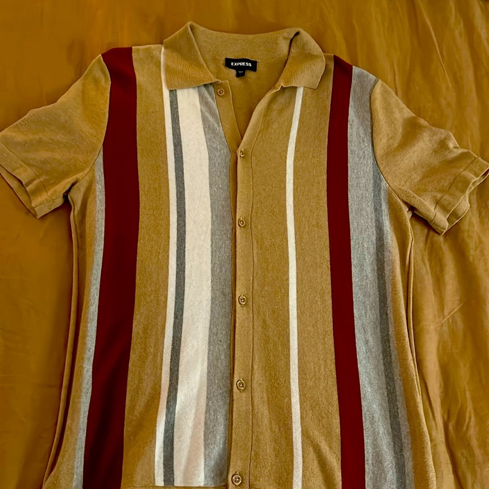 Men’s Express cotton button up.